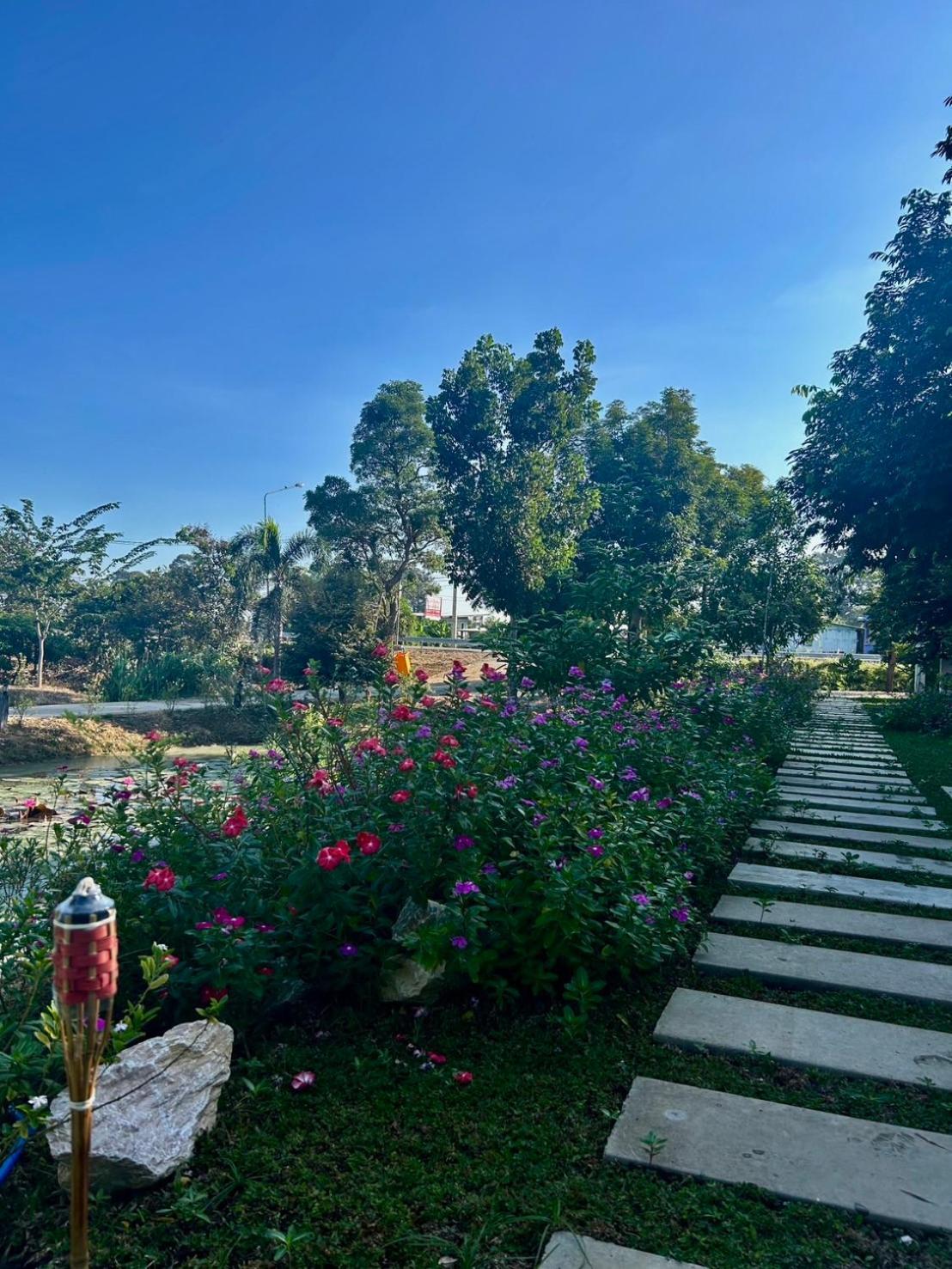 บ้านกลางเกาะ รีสอร์ท Uthai Thani Eksteriør billede